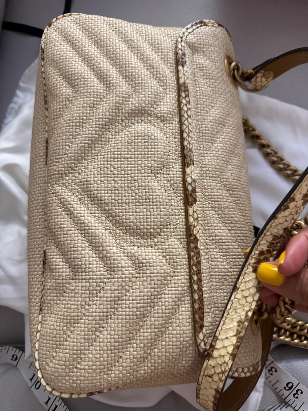 Gucci Raffia GG Marmont Shoulder mediun  Bag in Beige with Gold Hardware - Picture 15 of 15